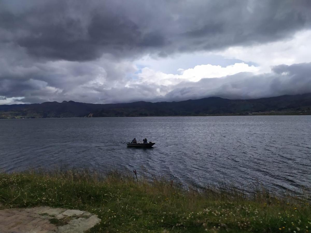 Madervill Hospedaje Aquitania Bagian luar foto